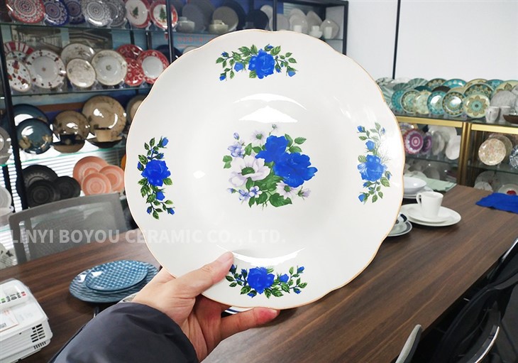 18 Pieces Ceramic Dinnerware Set