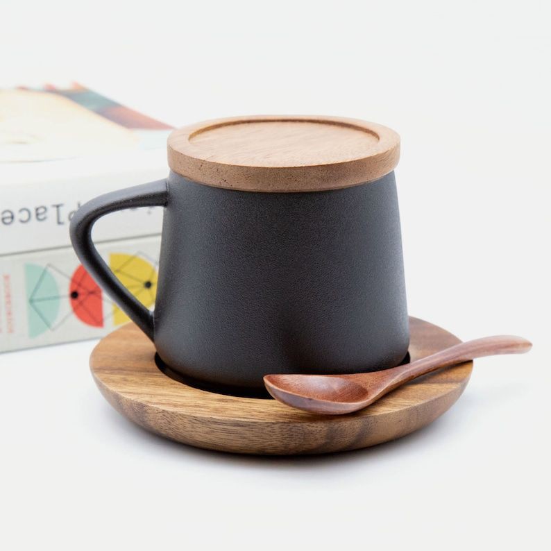 Cana de cafea cu capac