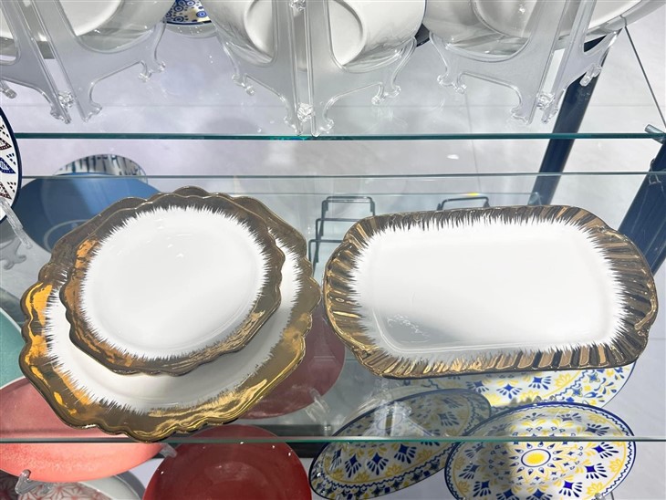 Gold Line Dinnerware Set
