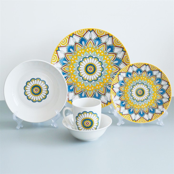 Set de tacâmuri ceramice